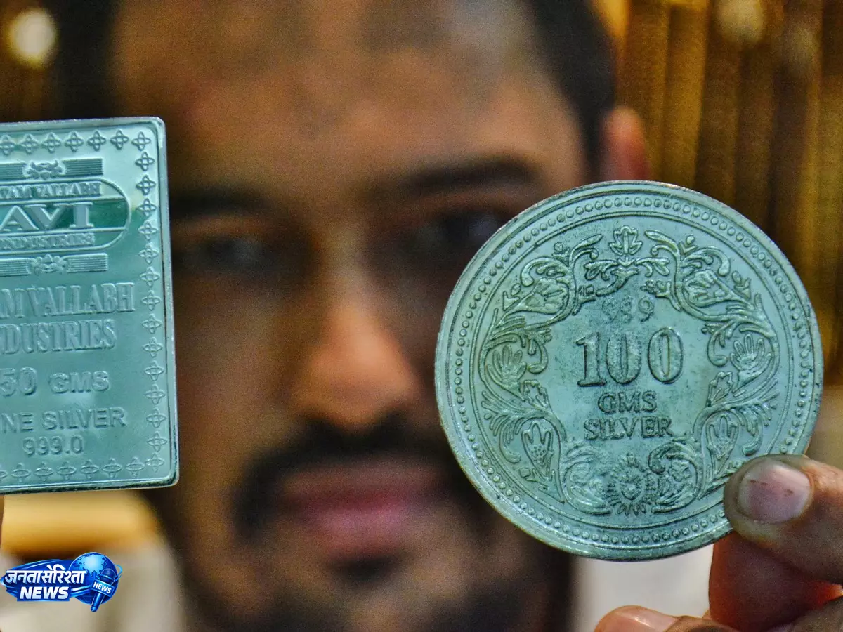 Silver के दाम में बड़ी गिरावट, खरीदारी का मौका Silver के दाम में बड़ी गिरावट, खरीदारी का मौका