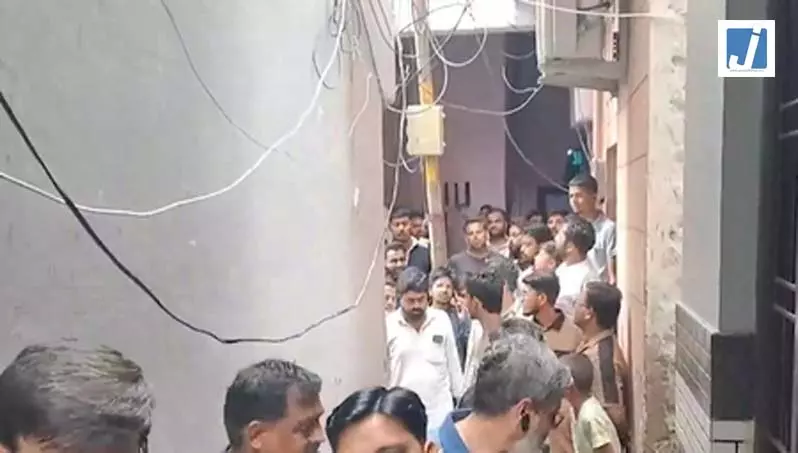 टेरर फंडिंग मामले में NIA ने की कार्रवाई, 10 राज्यों में 20 जगहों पर मारे छापे टेरर फंडिंग मामले में NIA ने की कार्रवाई, 10 राज्यों में 20 जगहों पर मारे छापे
