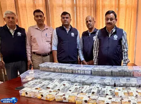 Lucknow रेड ARTO के घर से मिले संपत्ति के दस्तावेज और सोने का भंडार Lucknow रेड ARTO के घर से मिले संपत्ति के दस्तावेज और सोने का भंडार