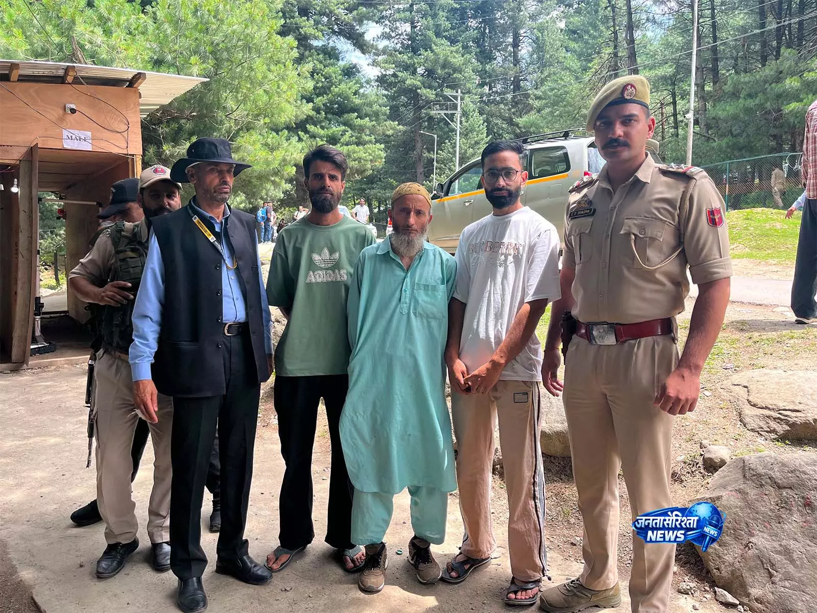 अनंतनाग पुलिस ने फेशियल रिकग्निशन सिस्टम की मदद से तीन OGW को पकड़ा अनंतनाग पुलिस ने फेशियल रिकग्निशन सिस्टम की मदद से तीन OGW को पकड़ा