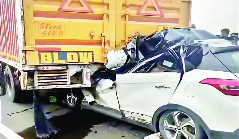 ट्रक की ब्रेक ने छीन ली जान, ऊना में हर आंख नम ट्रक की ब्रेक ने छीन ली जान, ऊना में हर आंख नम