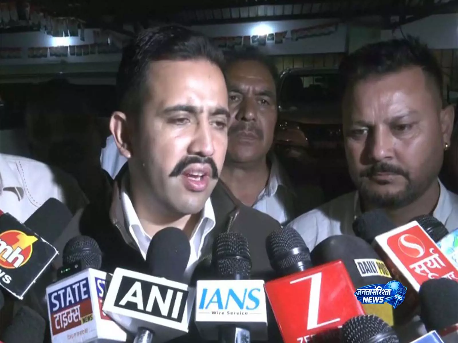 Himachal में बारिश से टूटी सड़कों की मरम्मत तेज, 15 हजार कर्मी तैनात Himachal में बारिश से टूटी सड़कों की मरम्मत तेज, 15 हजार कर्मी तैनात