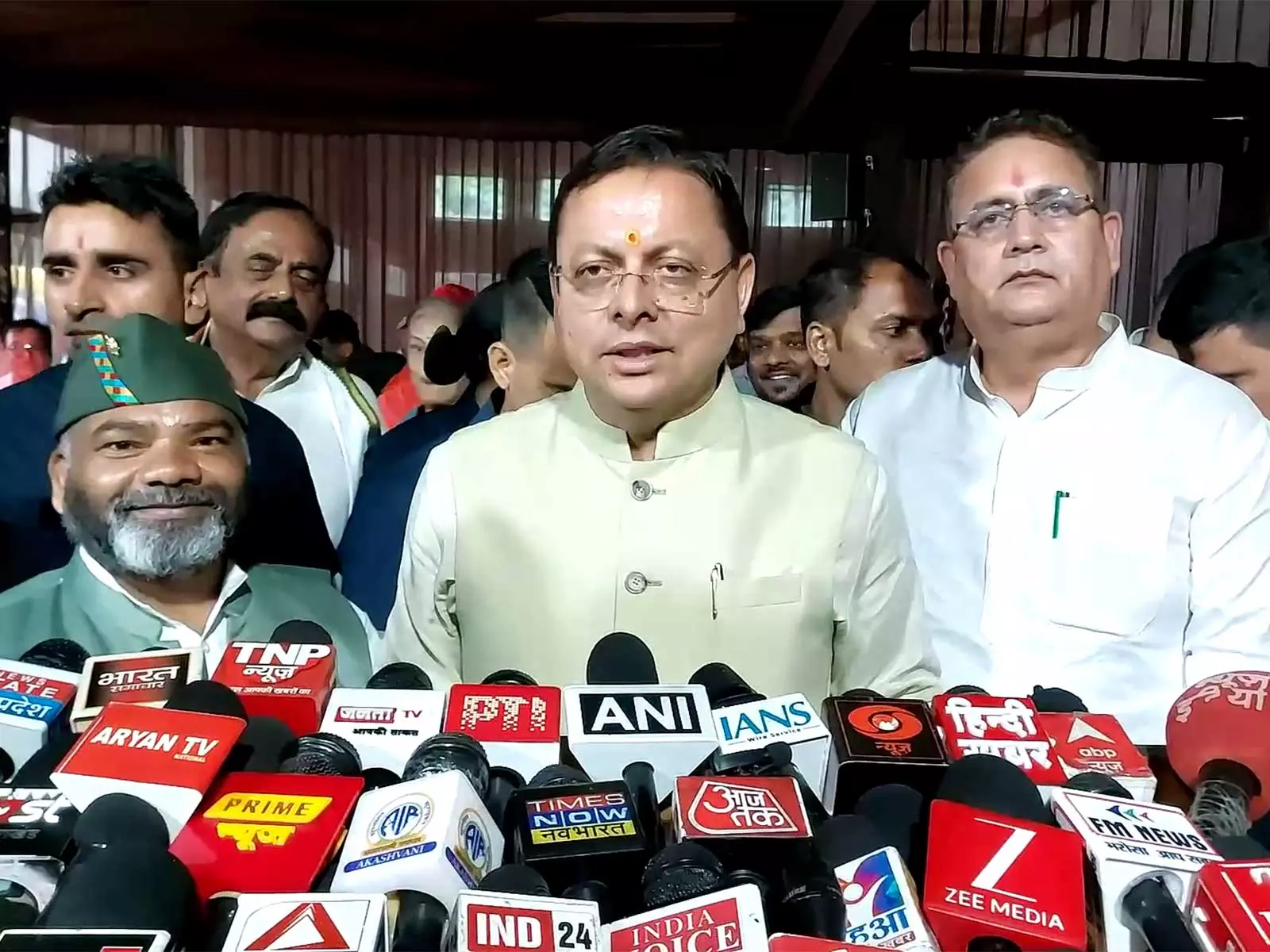 बदरीनाथ धाम दान अनियमितता पर CM धामी सख्त बदरीनाथ धाम दान अनियमितता पर CM धामी सख्त