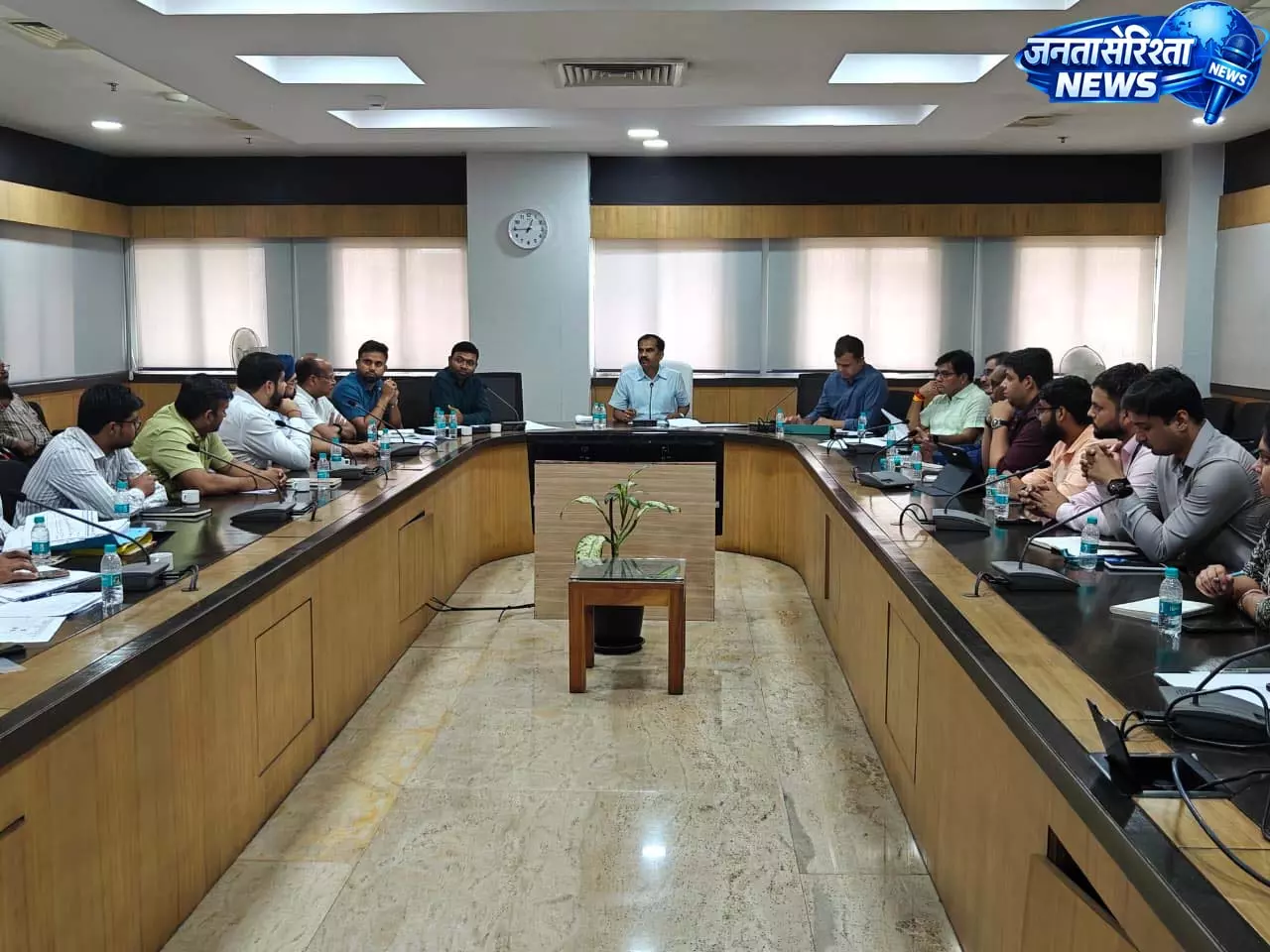 छत्तीसगढ़ में ईवी चार्जिंग नेटवर्क को मिलेगा बूस्ट, सरकार लाएगी एकीकृत एप छत्तीसगढ़ में ईवी चार्जिंग नेटवर्क को मिलेगा बूस्ट, सरकार लाएगी एकीकृत एप