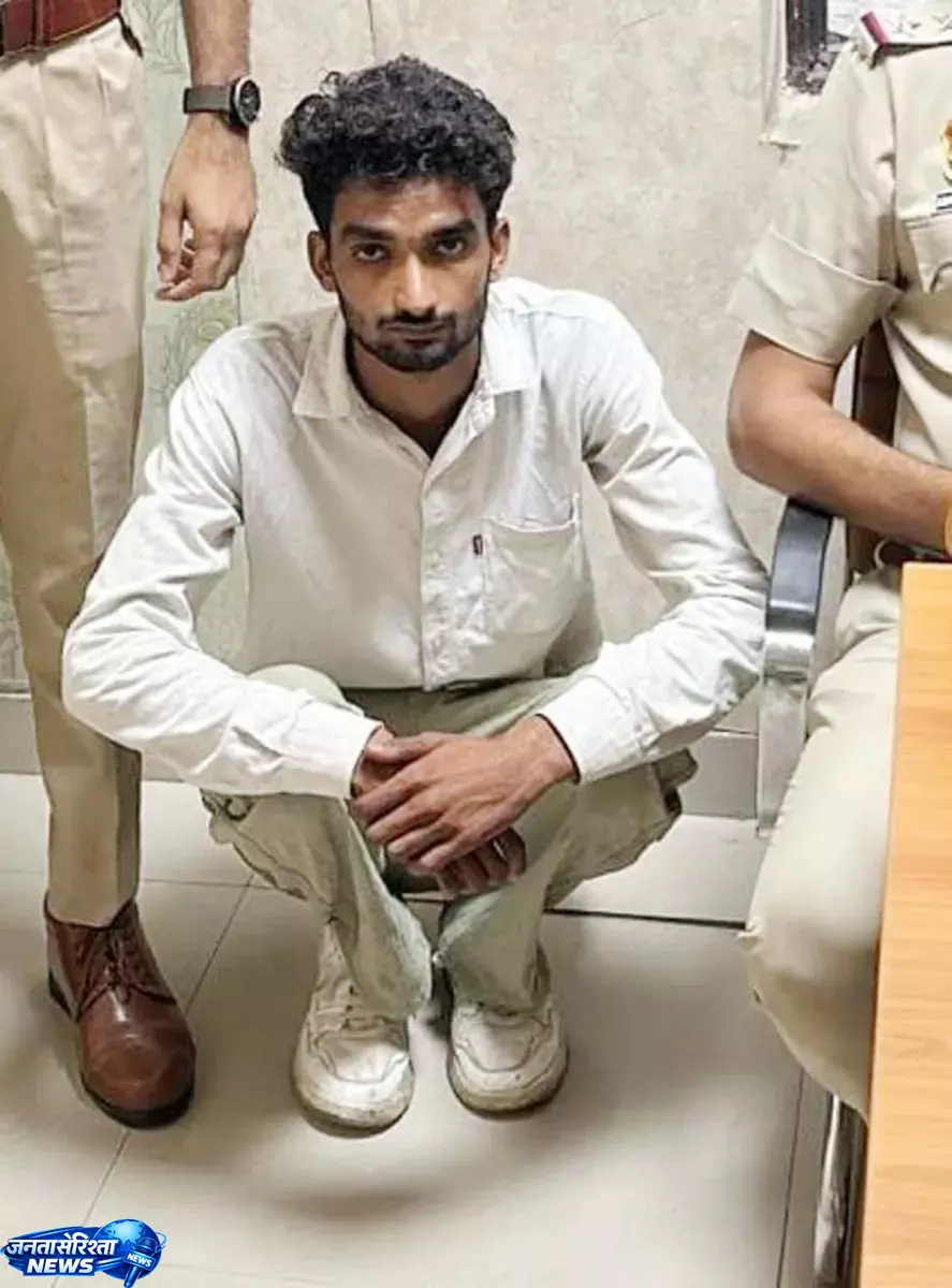 Fake bill अपडेट लिंक भेजकर ठगी, पुलिस ने आरोपी को पकड़ा Fake bill अपडेट लिंक भेजकर ठगी, पुलिस ने आरोपी को पकड़ा