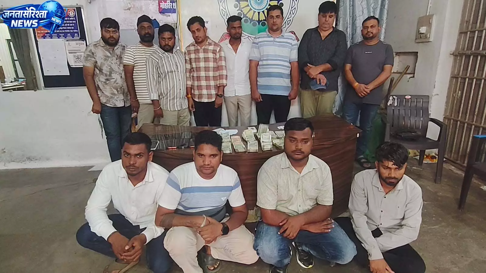 रायपुर नाका में जुआ खेलते 12 जुआरी गिरफ्तार, 9.4 लाख रुपये नगद और मोबाइल जब्त रायपुर नाका में जुआ खेलते 12 जुआरी गिरफ्तार, 9.4 लाख रुपये नगद और मोबाइल जब्त
