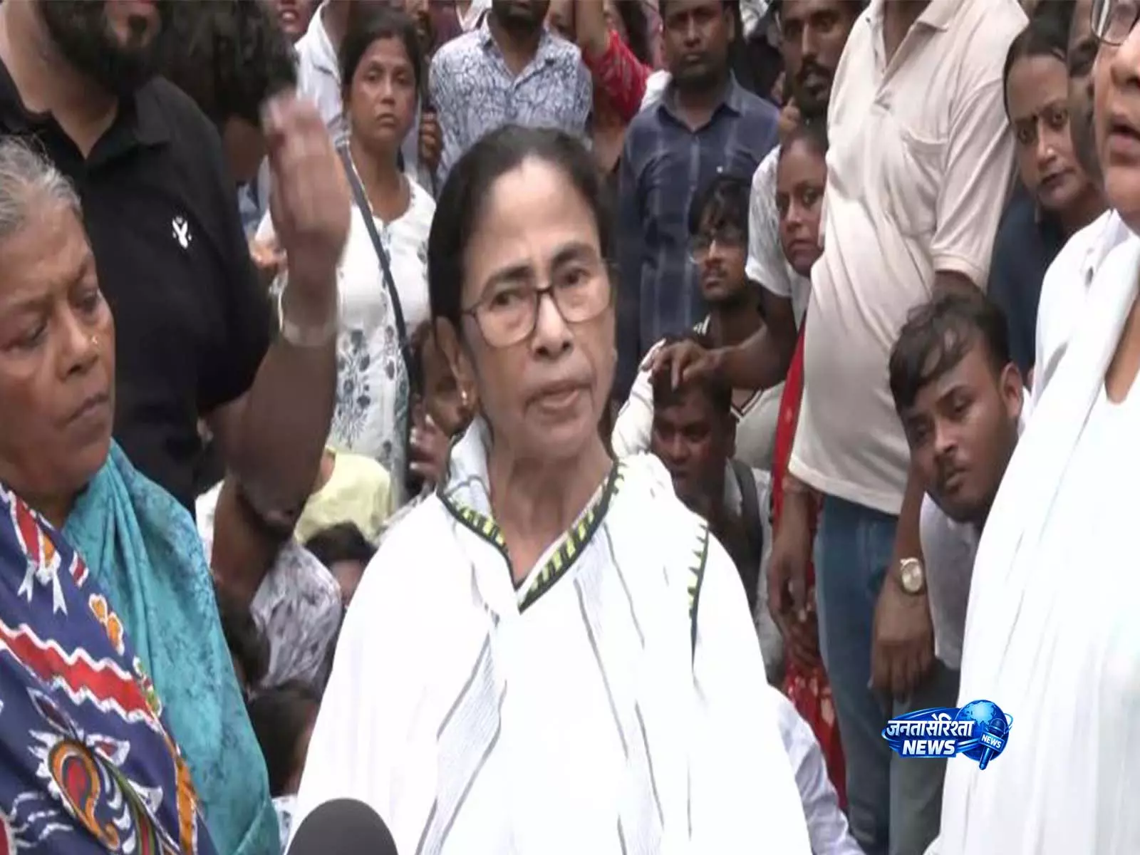 Mamata का पुलिस पर हमला, कानून व्यवस्था पर उठाए सवाल Mamata का पुलिस पर हमला, कानून व्यवस्था पर उठाए सवाल