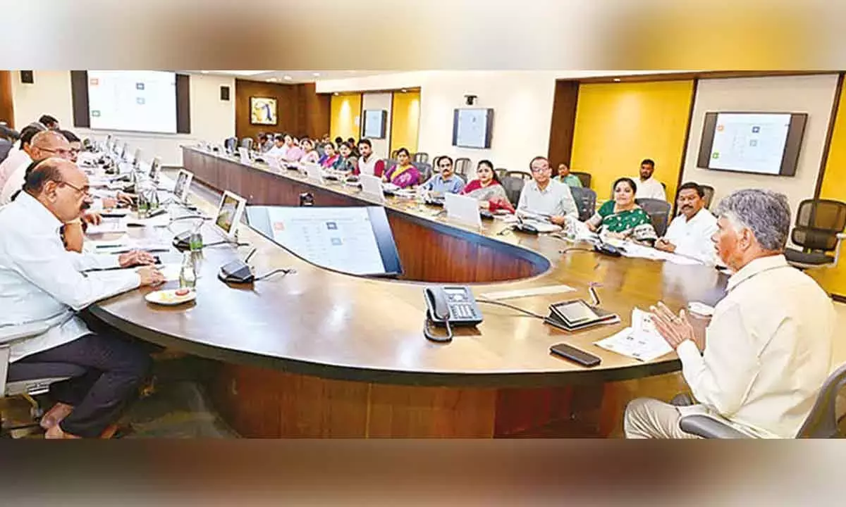 नायडू ने हॉस्टल डाइट चार्ज में 10% बढ़ोतरी का आदेश दिया नायडू ने हॉस्टल डाइट चार्ज में 10% बढ़ोतरी का आदेश दिया