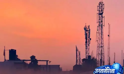 US-ईरान सीजफायर के बाद ऑयल मार्केट में हलचल, कच्चे तेल की कीमतों में बढ़ोतरी US-ईरान सीजफायर के बाद ऑयल मार्केट में हलचल, कच्चे तेल की कीमतों में बढ़ोतरी