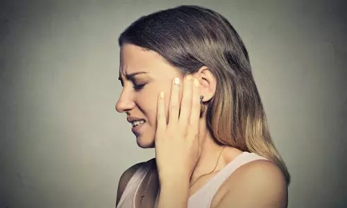 मानसून में कान बंद होने से हैं परेशान? राहत पाने के लिए अपनाएं ये आसान घरेलू उपाय