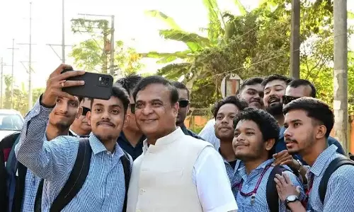 Assam ने संतुष्ट बाबू योजना शुरू की, हायर एजुकेशन के लिए संतुष्ट मोइना को नया रूप दिया