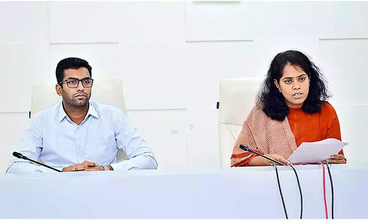 Andhra: मतदाताओं से 14 जुलाई तक ईएफ जमा करने का आग्रह किया गया Andhra: मतदाताओं से 14 जुलाई तक ईएफ जमा करने का आग्रह किया गया