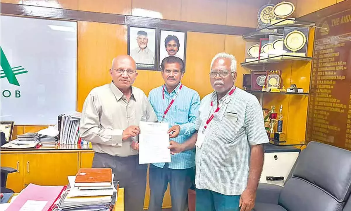 Andhra: किरायेदार किसान फसल ऋण चाहते हैं Andhra: किरायेदार किसान फसल ऋण चाहते हैं