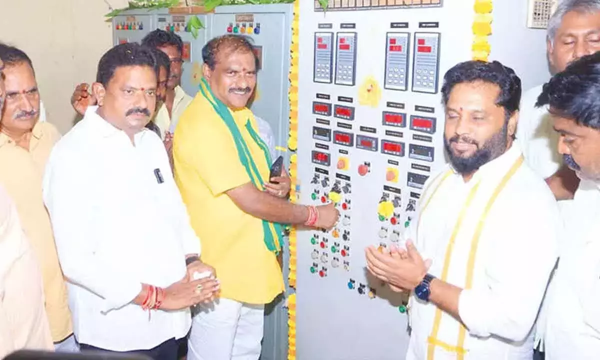 Andhra: निम्माला कहती हैं, पट्टीसीमा ने राज्य की कृषि को बचाया Andhra: निम्माला कहती हैं, पट्टीसीमा ने राज्य की कृषि को बचाया