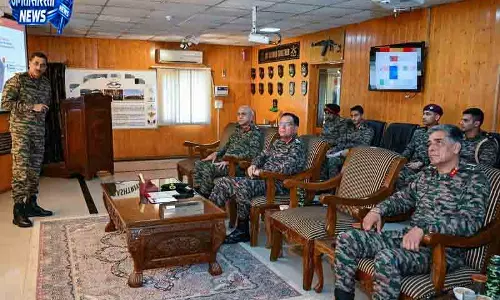 Kashmir सुरक्षा व्यवस्था पर सेना प्रमुख की समीक्षा Kashmir सुरक्षा व्यवस्था पर सेना प्रमुख की समीक्षा