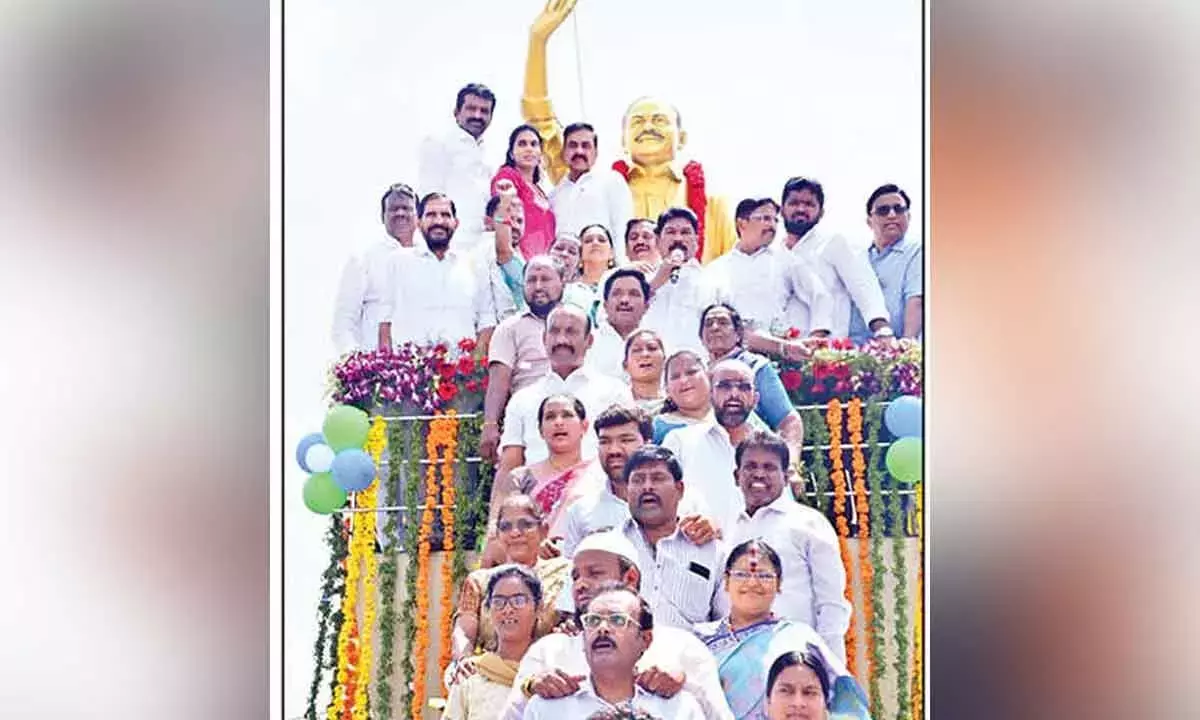 YSR की कल्याणकारी योजनाओं को याद किया गया YSR की कल्याणकारी योजनाओं को याद किया गया