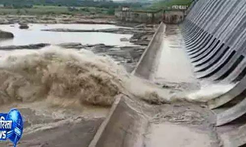 Hirakud बांध में पानी बढ़ने पर चार गेट खोले गए