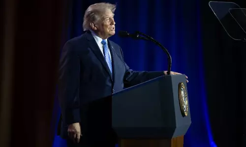 Trump ने अमेरिका को कम्युनिस्ट खतरे की चेतावनी दी Trump ने अमेरिका को कम्युनिस्ट खतरे की चेतावनी दी