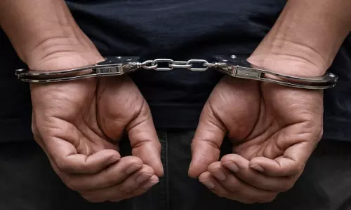 Telangana: साइबर क्रिमिनल ने कंपनी के MD बनकर 4.70 करोड़ रुपये की धोखाधड़ी की Telangana: साइबर क्रिमिनल ने कंपनी के MD बनकर 4.70 करोड़ रुपये की धोखाधड़ी की