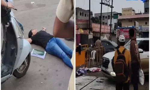 अलंदी पालकी के दौरान अफरा-तफरी, महिला ने बीच सड़क किया हाई-वोल्टेज ड्रामा, VIDEO वायरल अलंदी पालकी के दौरान अफरा-तफरी, महिला ने बीच सड़क किया हाई-वोल्टेज ड्रामा, VIDEO वायरल