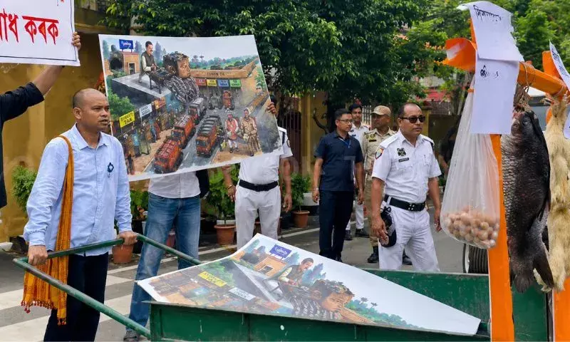 Assam में महंगाई का कारण गुंडा टैक्स: विधायक अखिल गोगोई का गंभीर आरोप Assam में महंगाई का कारण गुंडा टैक्स: विधायक अखिल गोगोई का गंभीर आरोप