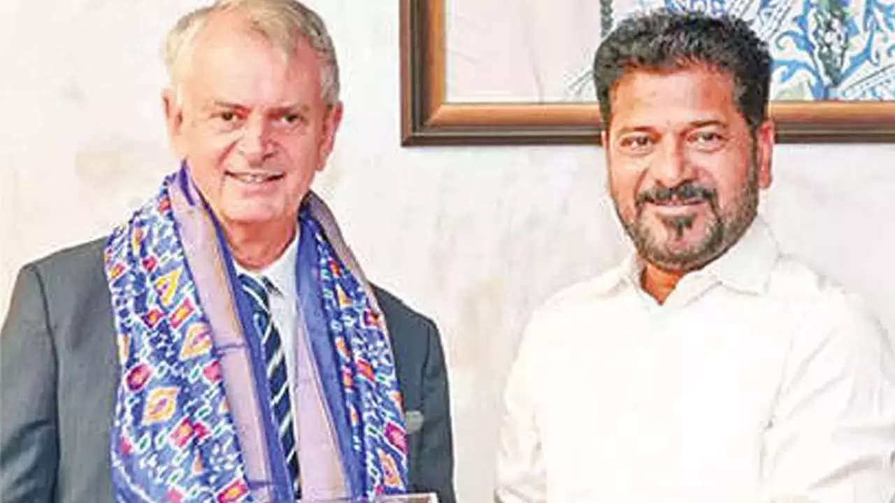 Telangana: सीएम रेवंत को मिला कनाडा का निमंत्रण Telangana: सीएम रेवंत को मिला कनाडा का निमंत्रण