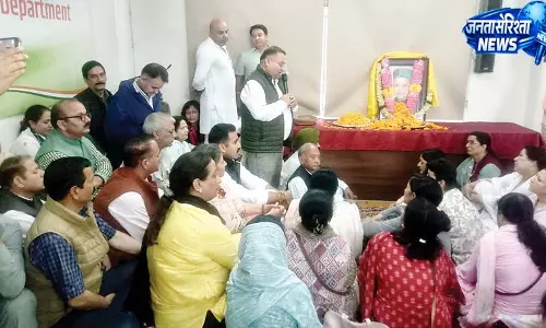 जनता के दिलों में बसते थे वीरभद्र सिंह जनता के दिलों में बसते थे वीरभद्र सिंह