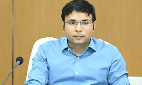 इंदिराम्मा आवासों के निर्माण में तेजी लाएं : डीसी भावेश मिश्रा इंदिराम्मा आवासों के निर्माण में तेजी लाएं : डीसी भावेश मिश्रा