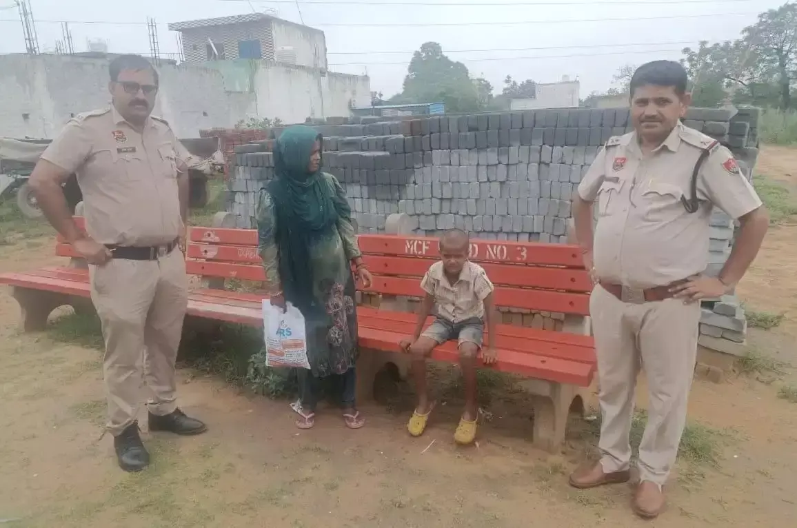 Gurugram: फरुखनगर पुलिस की सक्रियता से एक घंटे में मिला बच्ची का सुराग Gurugram: फरुखनगर पुलिस की सक्रियता से एक घंटे में मिला बच्ची का सुराग
