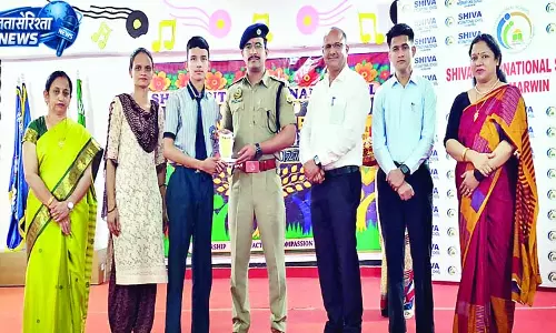 छात्र नेताओं ने संभाली जिम्मेदारी, मेधावियों की उपलब्धियों को मिला सम्मान छात्र नेताओं ने संभाली जिम्मेदारी, मेधावियों की उपलब्धियों को मिला सम्मान