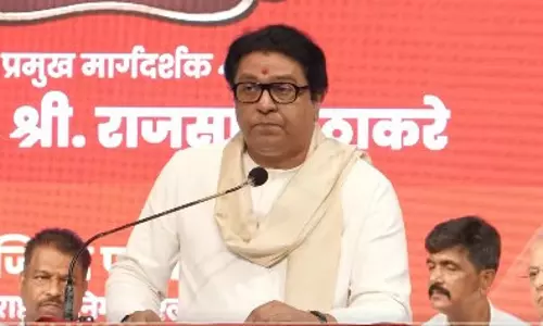 राज ठाकरे का फडणवीस पर सीधा हमला: मुख्यमंत्री हैं आप, धमकी देना बंद करें राज ठाकरे का फडणवीस पर सीधा हमला: मुख्यमंत्री हैं आप, धमकी देना बंद करें
