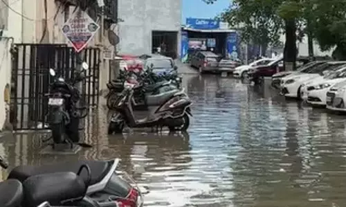Municipal निगम के दावे फेल, गाजियाबाद की सड़कें बनीं तालाब Municipal निगम के दावे फेल, गाजियाबाद की सड़कें बनीं तालाब