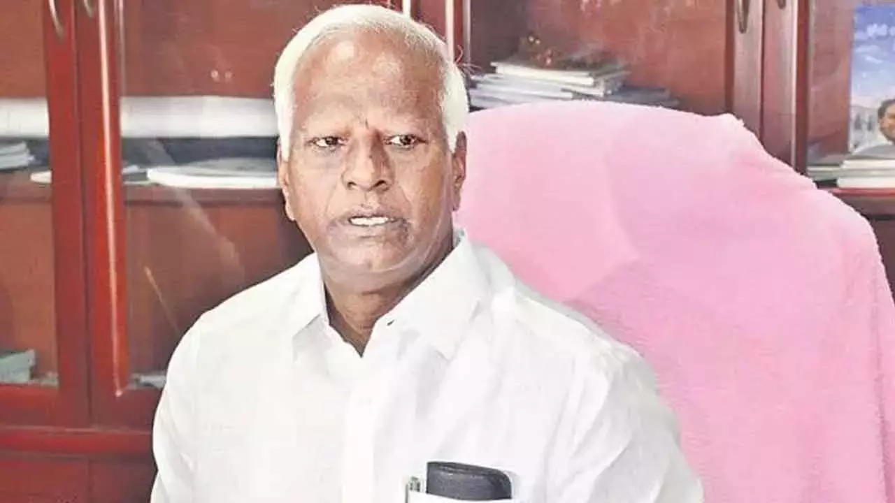 Telangana: विवाद के बीच कादियाम श्रीहरि ने बंदोबस्ती बैठक का बचाव किया Telangana: विवाद के बीच कादियाम श्रीहरि ने बंदोबस्ती बैठक का बचाव किया