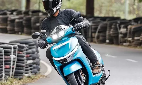 EV मार्केट में TVS की बादशाहत, जून में सबसे ज्यादा इलेक्ट्रिक स्कूटर बिके EV मार्केट में TVS की बादशाहत, जून में सबसे ज्यादा इलेक्ट्रिक स्कूटर बिके
