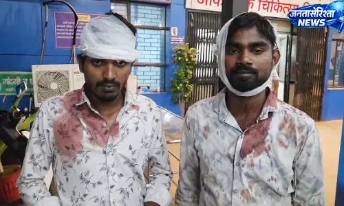 जमीन-पानी निकासी विवाद ने लिया हिंसक रूप, दो पक्षों में लाठी-डंडे चले जमीन-पानी निकासी विवाद ने लिया हिंसक रूप, दो पक्षों में लाठी-डंडे चले