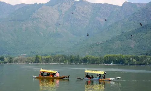 Srinagar: मौसम विभाग ने जम्मू-कश्मीर में गर्मी और उमस की चेतावनी दी