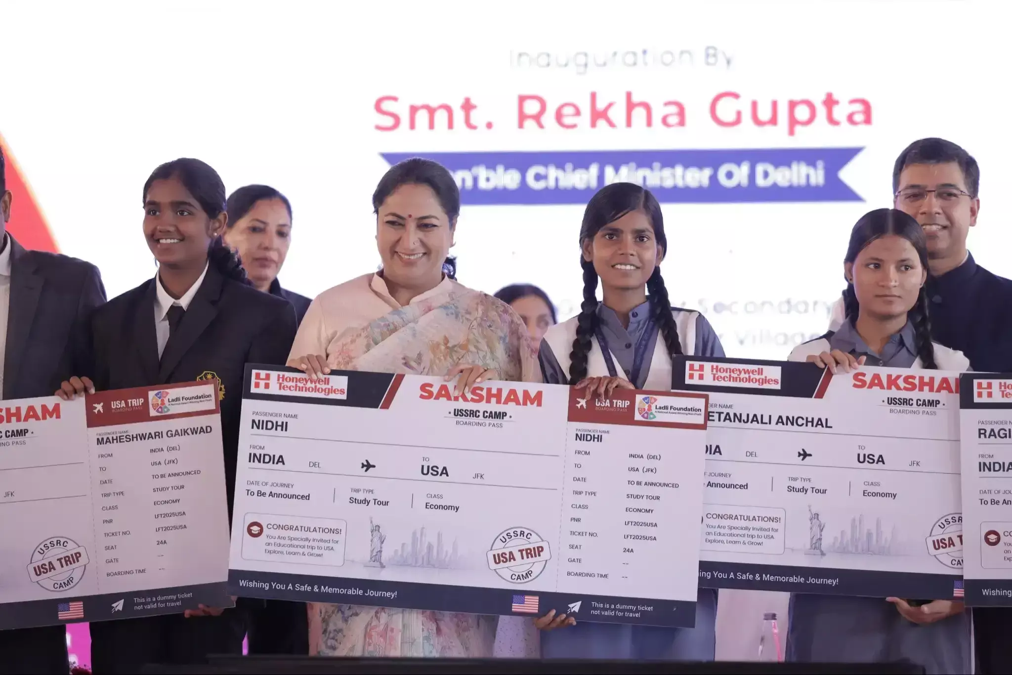 New Delhi: मुख्यमंत्री रेखा गुप्ता ने छात्रों के उज्ज्वल भविष्य के लिए कई योजनाओं का शुभारंभ किया