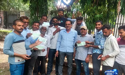 उपश्रम आयुक्त की पहल रंग लाई, सिल्वर फैब फैक्ट्री श्रमिक विवाद का सौहार्दपूर्ण समाधान उपश्रम आयुक्त की पहल रंग लाई, सिल्वर फैब फैक्ट्री श्रमिक विवाद का सौहार्दपूर्ण समाधान