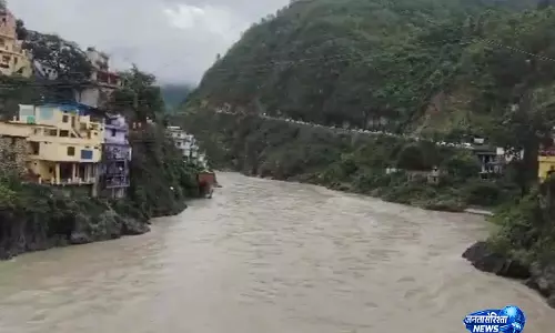Uttarakhand में भारी बारिश, अलकनंदा-मंदाकिनी नदियां उफान पर Uttarakhand में भारी बारिश, अलकनंदा-मंदाकिनी नदियां उफान पर