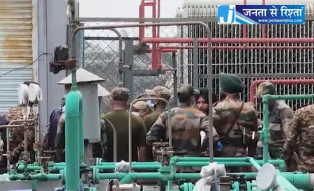 पुणे हादसा : राहत-बचाव कार्य में भारतीय सेना भी हुई शामिल पुणे हादसा : राहत-बचाव कार्य में भारतीय सेना भी हुई शामिल