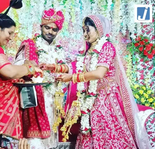 पत्नी की कथित हत्या के आरोप में BDO अरेस्ट, अब दारोगा गर्लफ्रेंड भी गिरफ्तार, मामले में नया मोड़ आया पत्नी की कथित हत्या के आरोप में BDO अरेस्ट, अब दारोगा गर्लफ्रेंड भी गिरफ्तार, मामले में नया मोड़ आया
