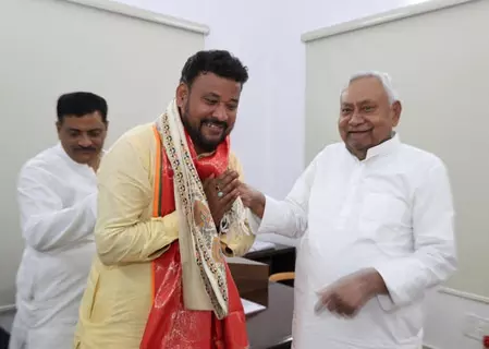 बांकीपुर उपचुनाव: अभिषेक सिन्हा ने नीतीश कुमार से मुलाकात की बांकीपुर उपचुनाव: अभिषेक सिन्हा ने नीतीश कुमार से मुलाकात की