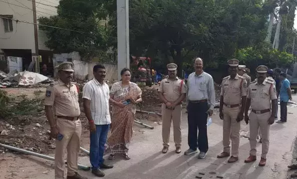 Hydra ने पुलिस स्टेशन के लिए आवंटित भूमि से अतिक्रमण हटाया Hydra ने पुलिस स्टेशन के लिए आवंटित भूमि से अतिक्रमण हटाया