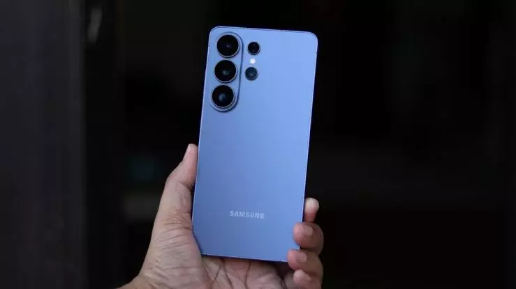 Galaxy S26 Ultra की कीमत में भारी कटौती, फ्लिपकार्ट गोट सेल में मची लूट! Galaxy S26 Ultra की कीमत में भारी कटौती, फ्लिपकार्ट गोट सेल में मची लूट!