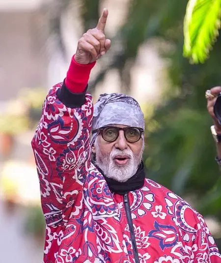 बिग बी ने फैंस को दी सलाह, गलतियों को स्वीकार करें और उनसे सीखें बिग बी ने फैंस को दी सलाह, गलतियों को स्वीकार करें और उनसे सीखें
