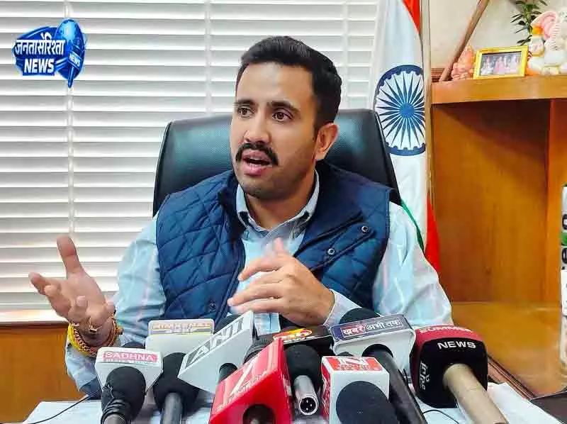 Himachal में सनातन को लेकर सियासी वार-पलटवार तेज Himachal में सनातन को लेकर सियासी वार-पलटवार तेज