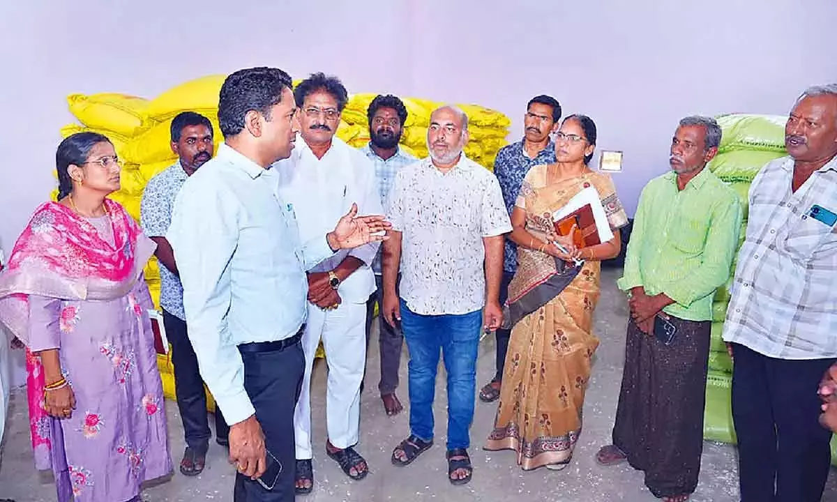 ऐप के माध्यम से पारदर्शी उर्वरक आपूर्ति: NTR कलेक्टर ऐप के माध्यम से पारदर्शी उर्वरक आपूर्ति: NTR कलेक्टर