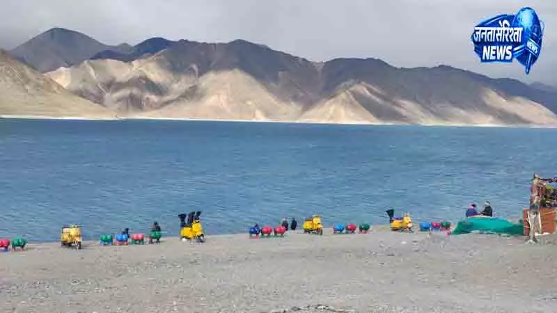 Ladakh में विदेशी पर्यटकों की संख्या बढ़ी Ladakh में विदेशी पर्यटकों की संख्या बढ़ी