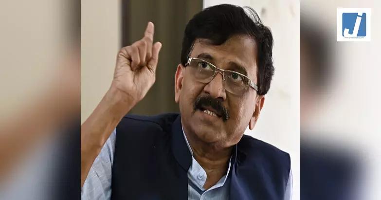 गद्दारों को वैध न बनाएं; संजय राउत ने एकनाथ शिंदे से मुलाकात के लिए शरद पवार की आलोचना की गद्दारों को वैध न बनाएं; संजय राउत ने एकनाथ शिंदे से मुलाकात के लिए शरद पवार की आलोचना की