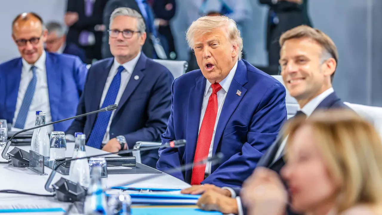 Trump ने कहा कि अमेरिकी अर्थव्यवस्था पहले से कहीं ज्यादा मजबूत Trump ने कहा कि अमेरिकी अर्थव्यवस्था पहले से कहीं ज्यादा मजबूत